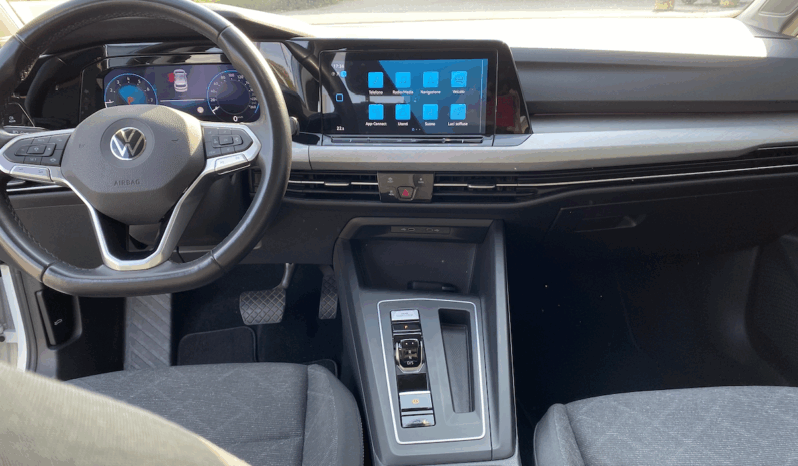 
								VW Golf 8 1.5 TSI bianca full									