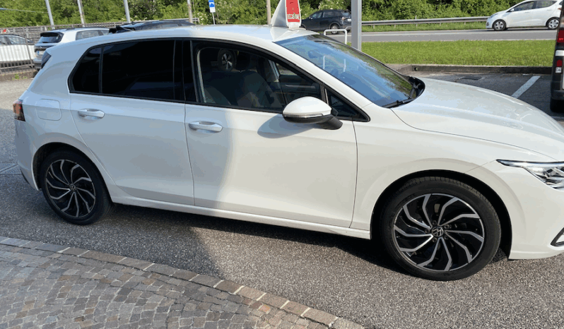 VW Golf 8 1.5 TSI bianca